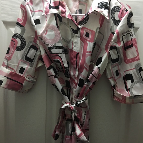 Ladies blouse - Picture 1 of 1